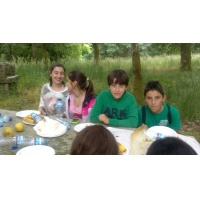 Carme, Alexia, Pablo e Quique. Na comida.
